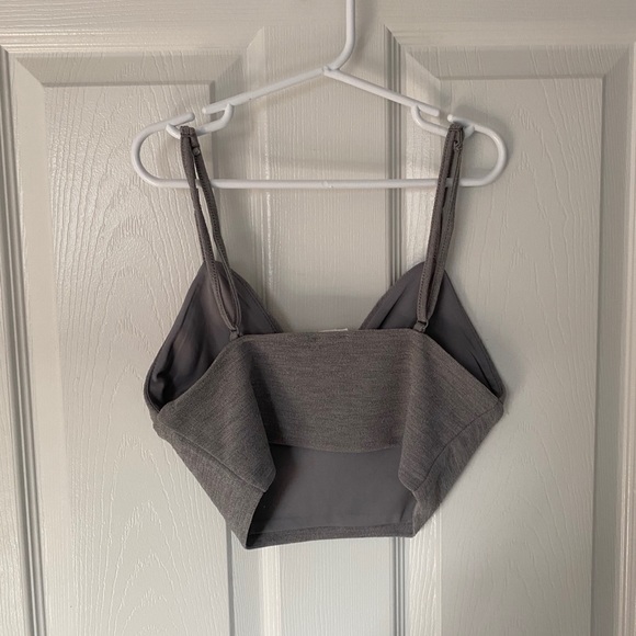 Crop top - Picture 2 of 3